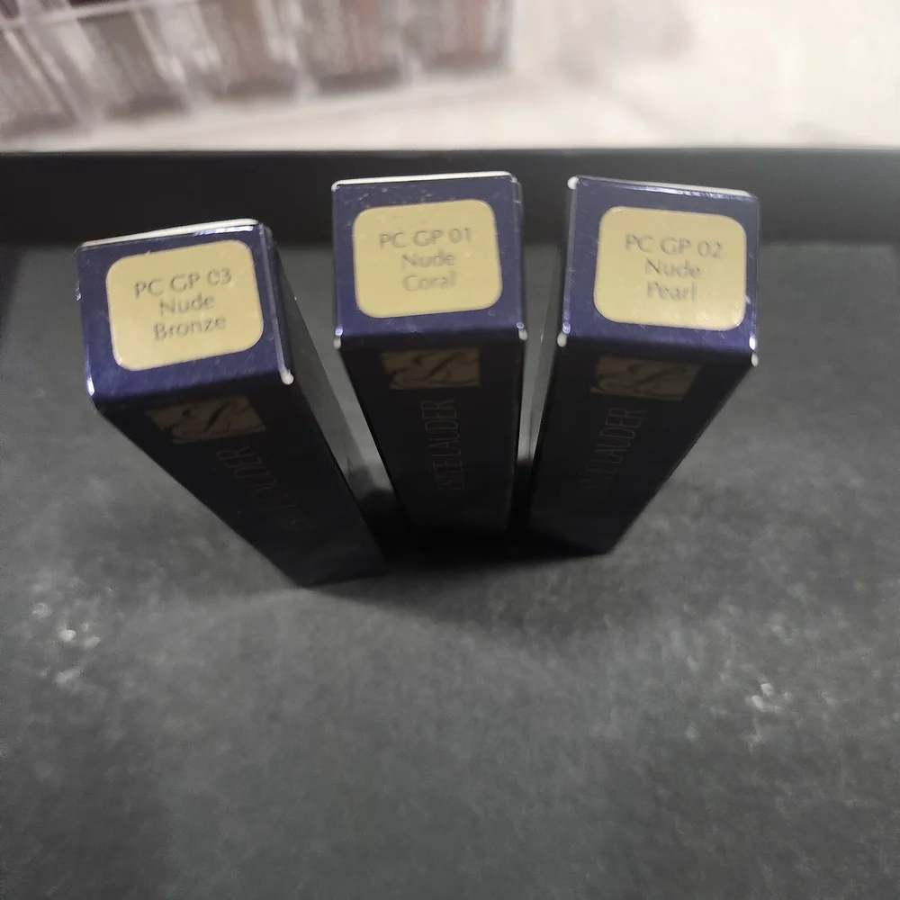 Estee Lauder Blue Lip Balm Gloss 3 Shade Nudes bronze, Nude Coral, Nude pearl